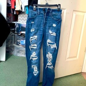 I am selling really cute denim ripped jeans from khols!.